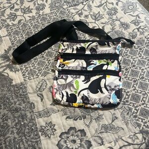 LESPORTSAC Cat Print CROSSBODY BAG PURSE With 3 Zippers Colorful Cats